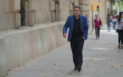 L'exalcalde Manuel Bustos anant a declarar al TSJC | Roger Benet